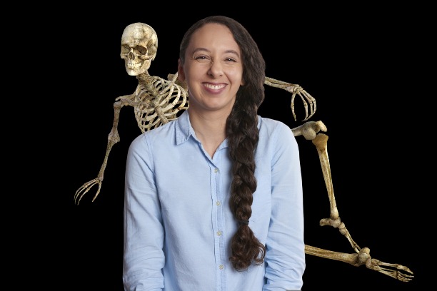 Скелет, девушка, смеётся - Оригинальная смешная сценка "Анатомия мальчика"
